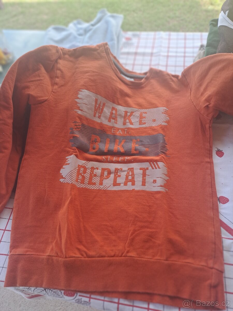 Chlapecký set sportovního oblečení vel. 152-158 - 10