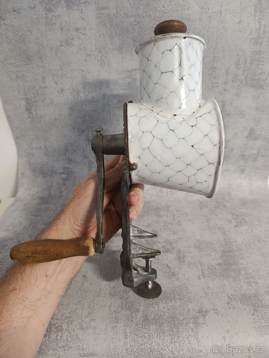 Velmi starý krásný velký mlýnek na strouhanku IDA s krásný, - 10