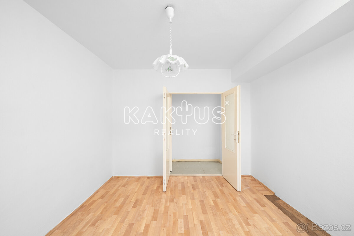 Prodej bytu v osobním vlastnictví 2+1 (58 m²), balkón, ulice - 10