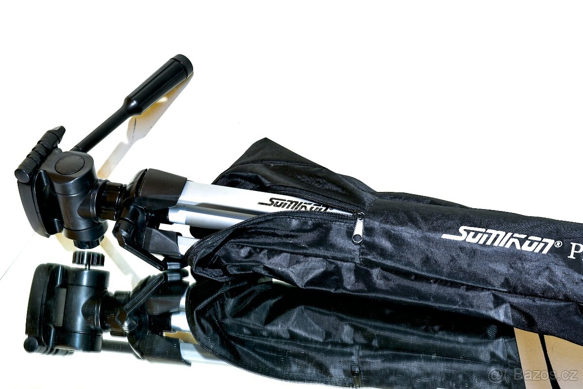 Nikon D5600 + Tamron 18-200mm + 16GB + stativ + brašna - 10