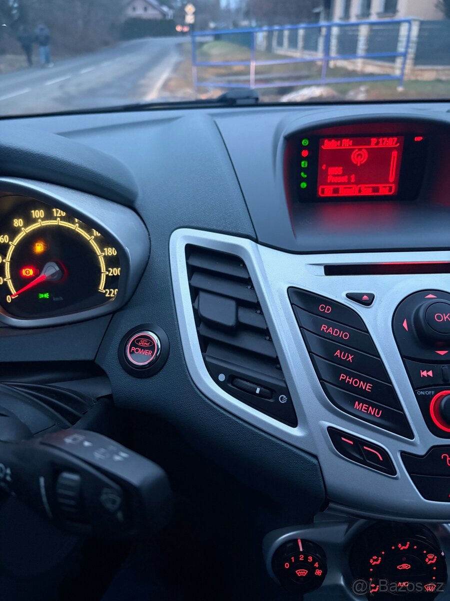 Ford Fiesta - 10