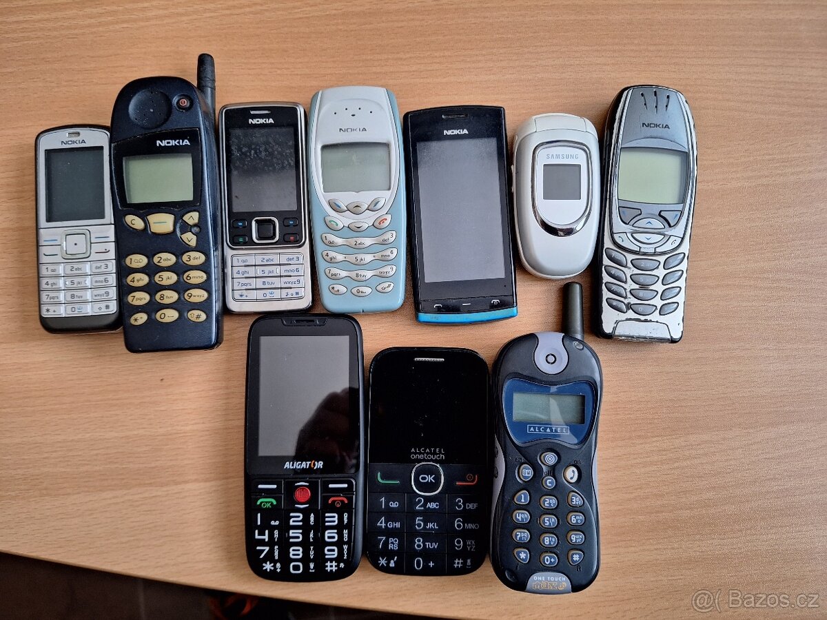 prodám mobily a příslušensti - 10