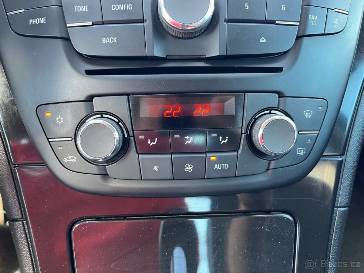 OPEL INSIGNIA 1,8 16V COSMO - 10