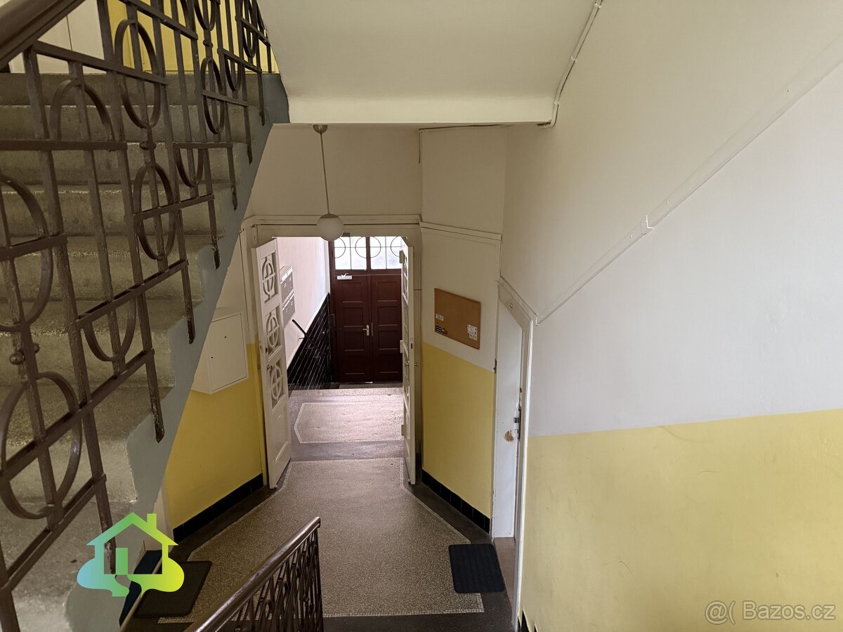 Prodej prostorného bytu 3+1 (111 m²) v historickém domě, Pra - 10