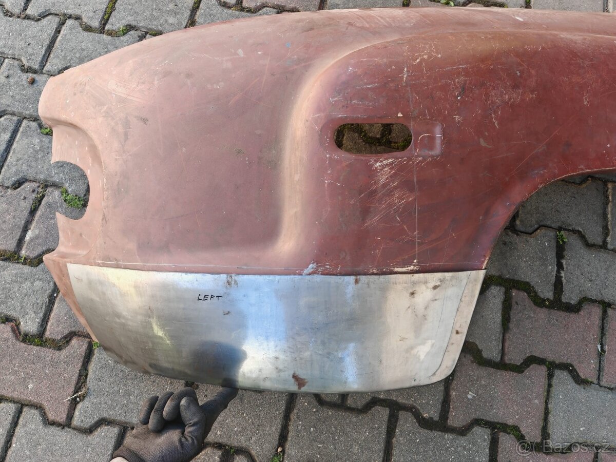 Spodní "rohlíček" pod maskou Tatra 603 - 10