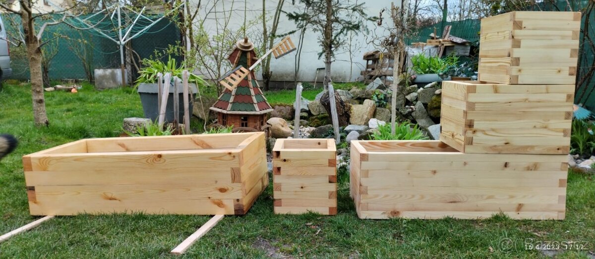 Dřevěný truhlík - 10