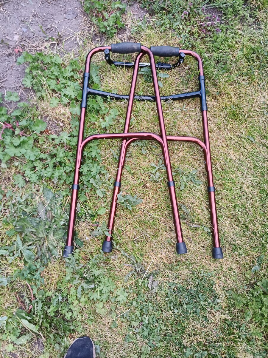 Prodám chodítko pro seniora - 10