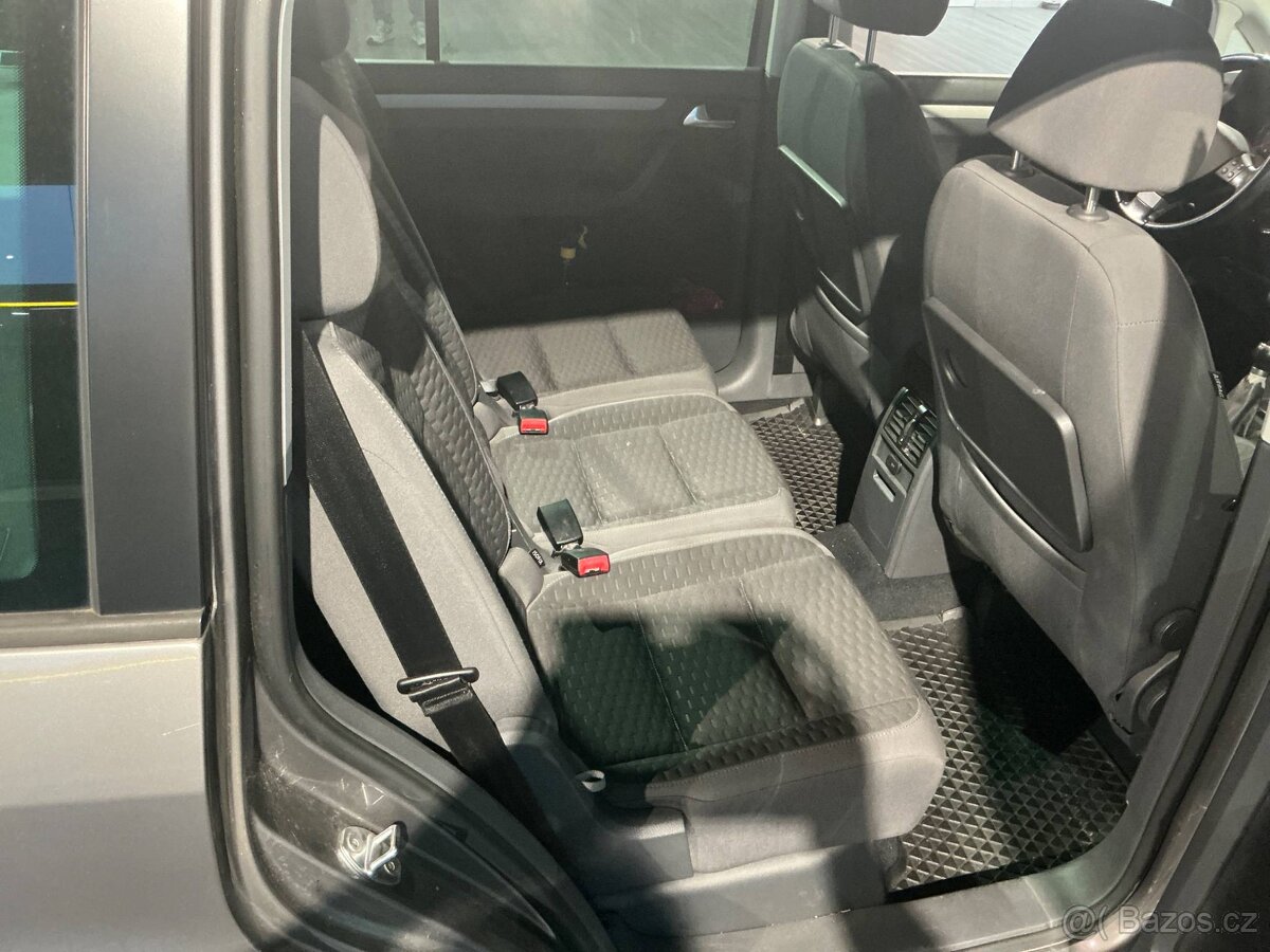 VW Touran 1.9 TDI 77kW,Tempomat,7.míst,bez koroze. - 10