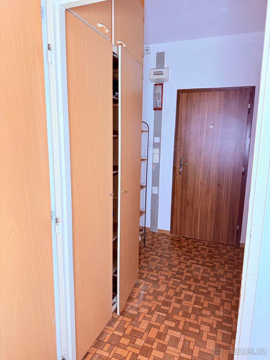 Prostorný a světlý byt 3+1 s balkonem v klidné části Volar - 10