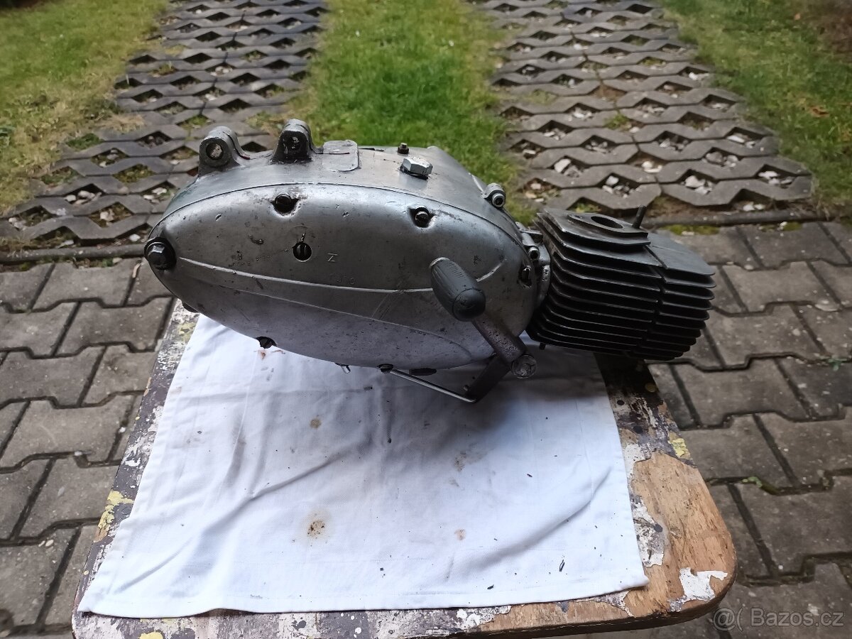 Jawa Pionýr motor - 10