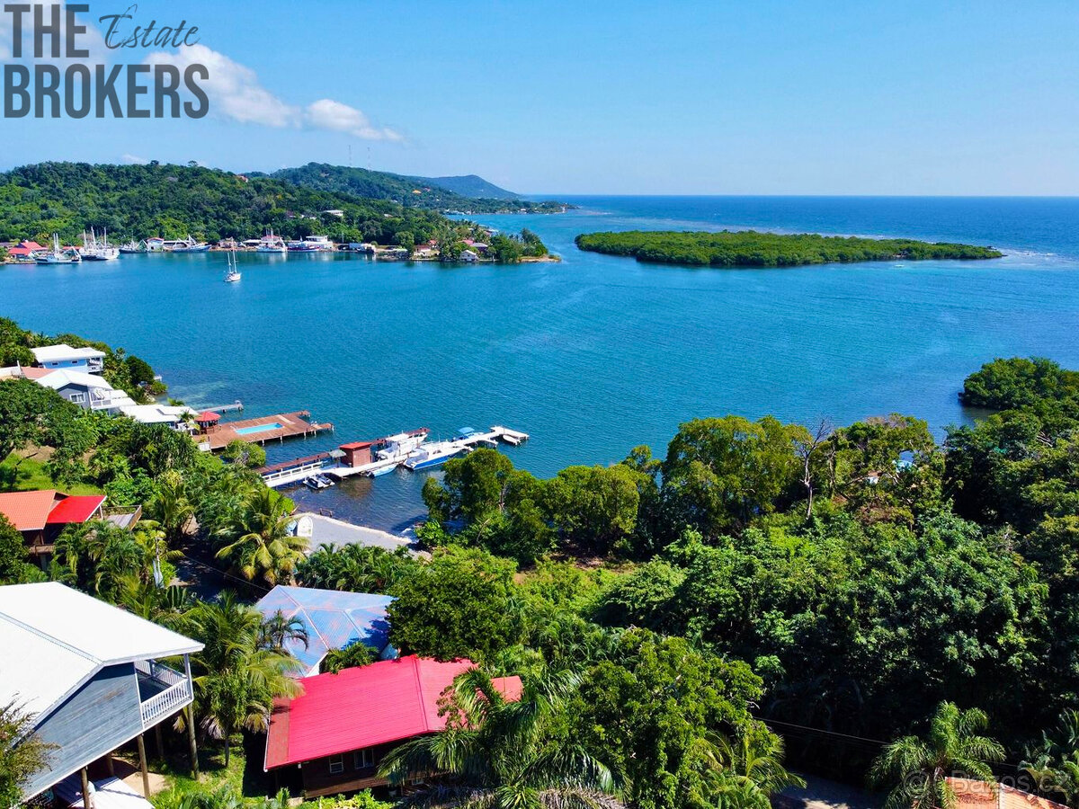 Two Story Wooden Home Czech Village, Roatan - 10