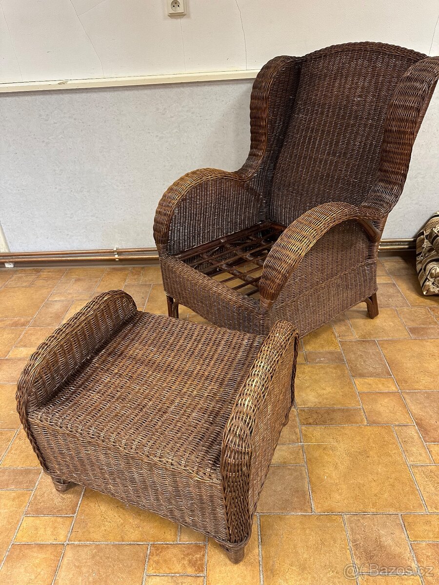 RATANOVÉ KŘESLO S PODNOŽNÍKEM - 10