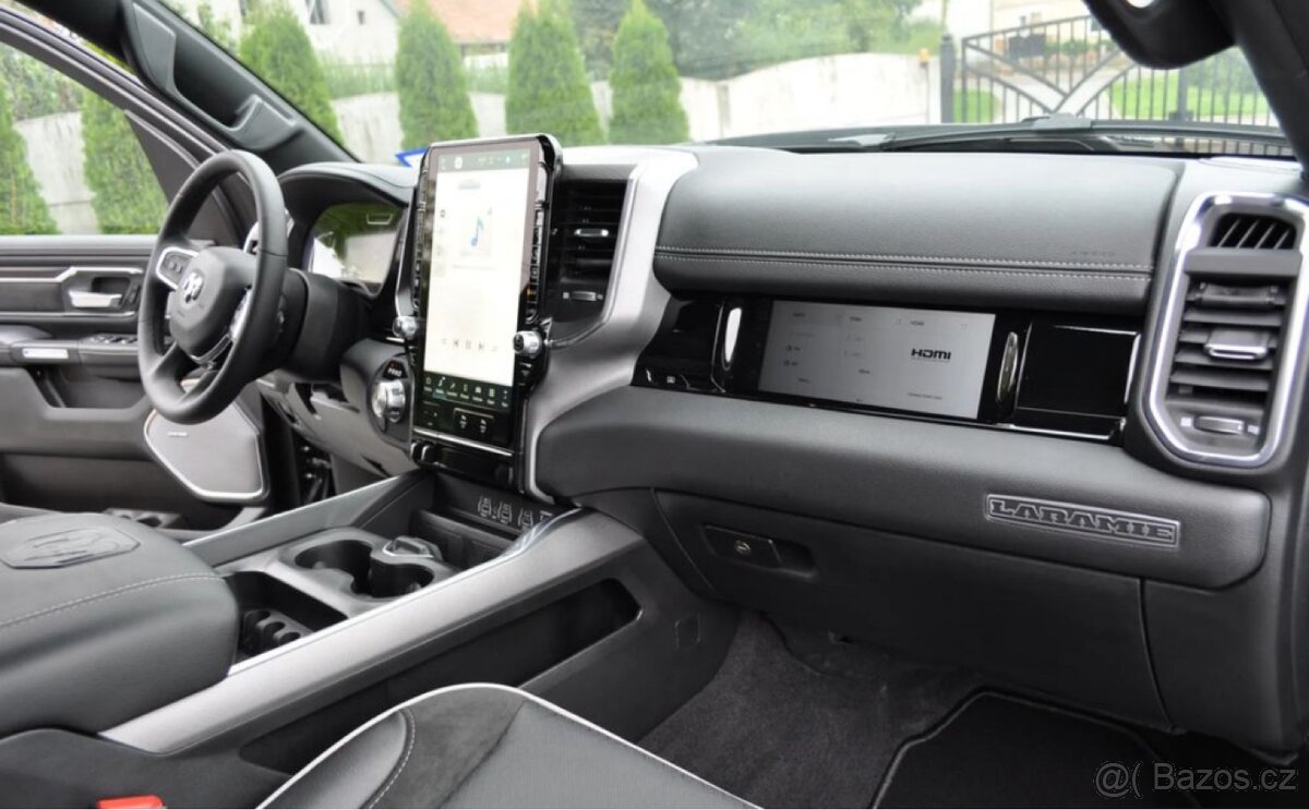 LARAMIE NIGHT PREMIUM 2025 3.0 Twin Turbo 420 KM - 10