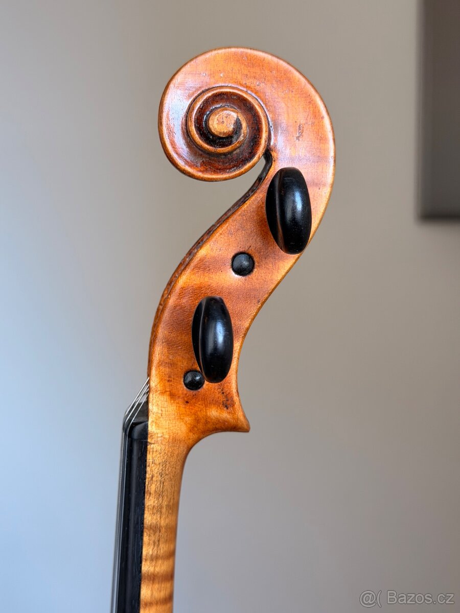 Krásné staré housle - 10