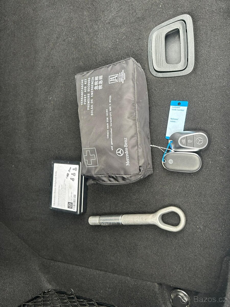 Mercedes-Benz Třídy C 200, 4MATIC, AMG, DPH, HYBRID - 10