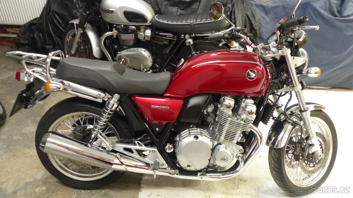 Triumph, tank bak - 10