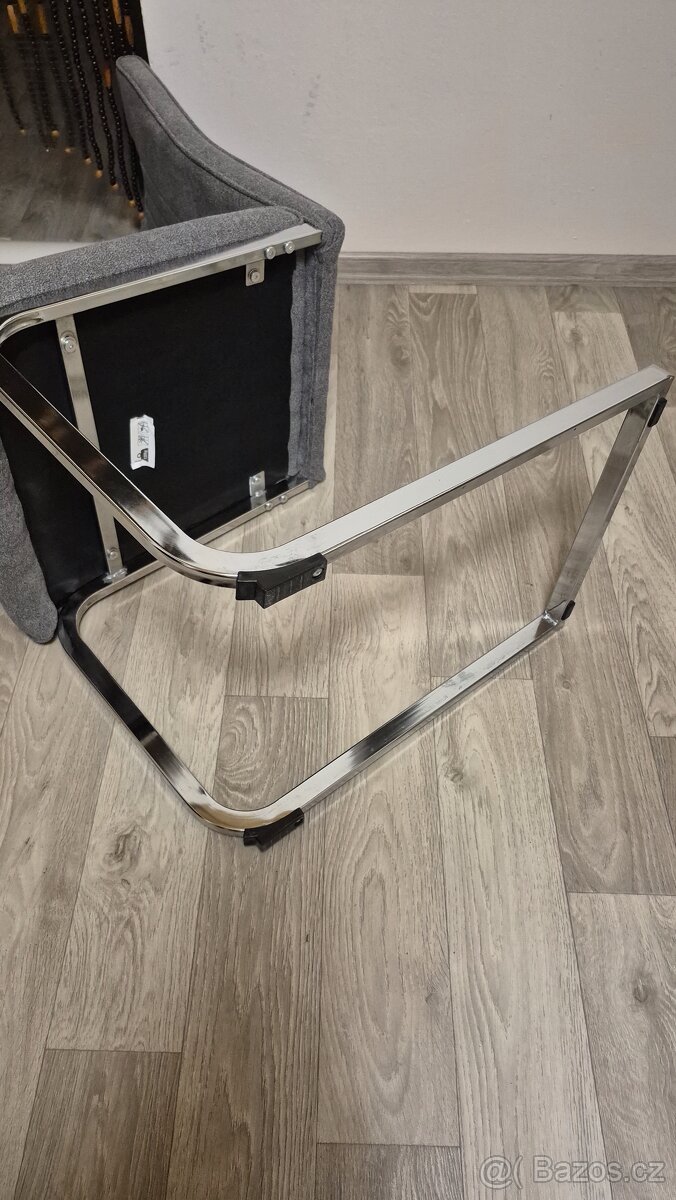 Prodám jídelní set, stůl 160 cm + 4 židle - 10