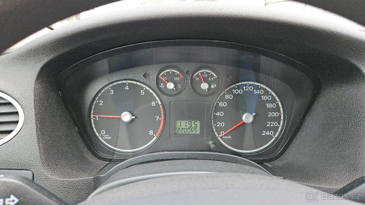 FORD FOCUS 1.6 - 10