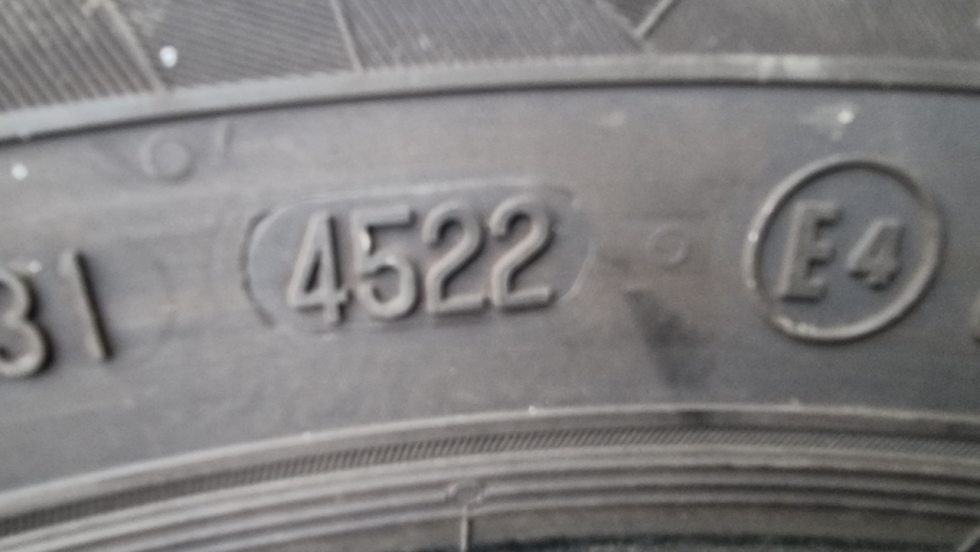 Zimní pneumatika 205/60/16 Semperit - 10