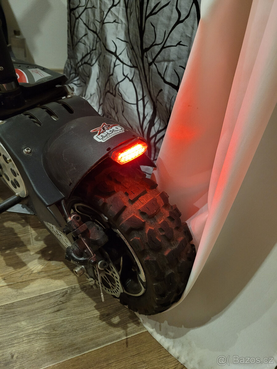 Elektrokoloběžka - 10