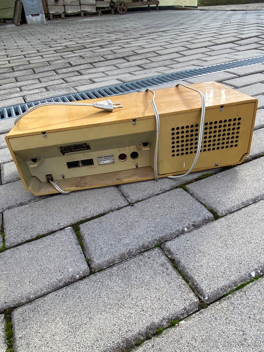 Retro rádio Tesla - 10