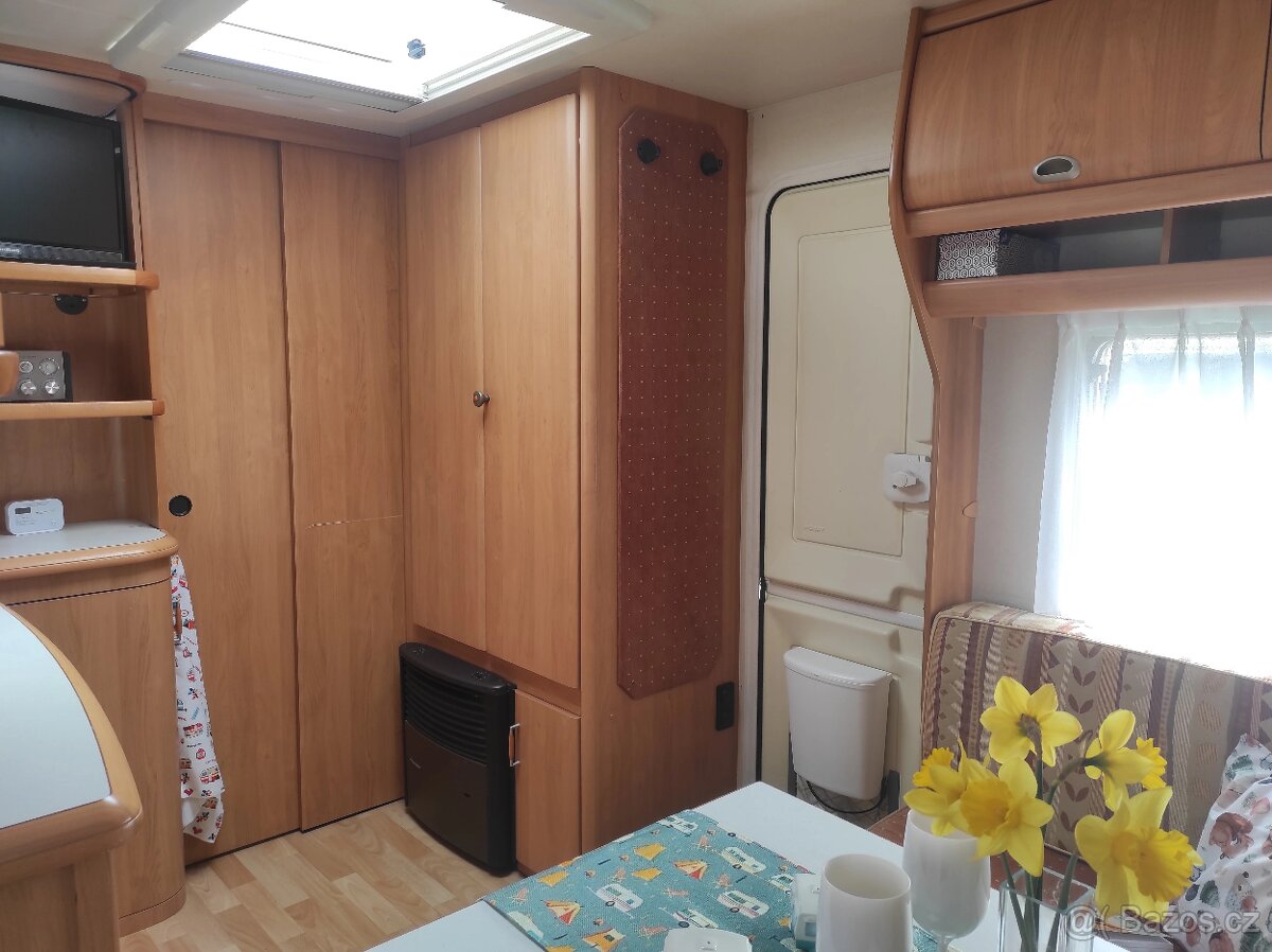 Karavan, obytný přívěs Hobby 495 - 10