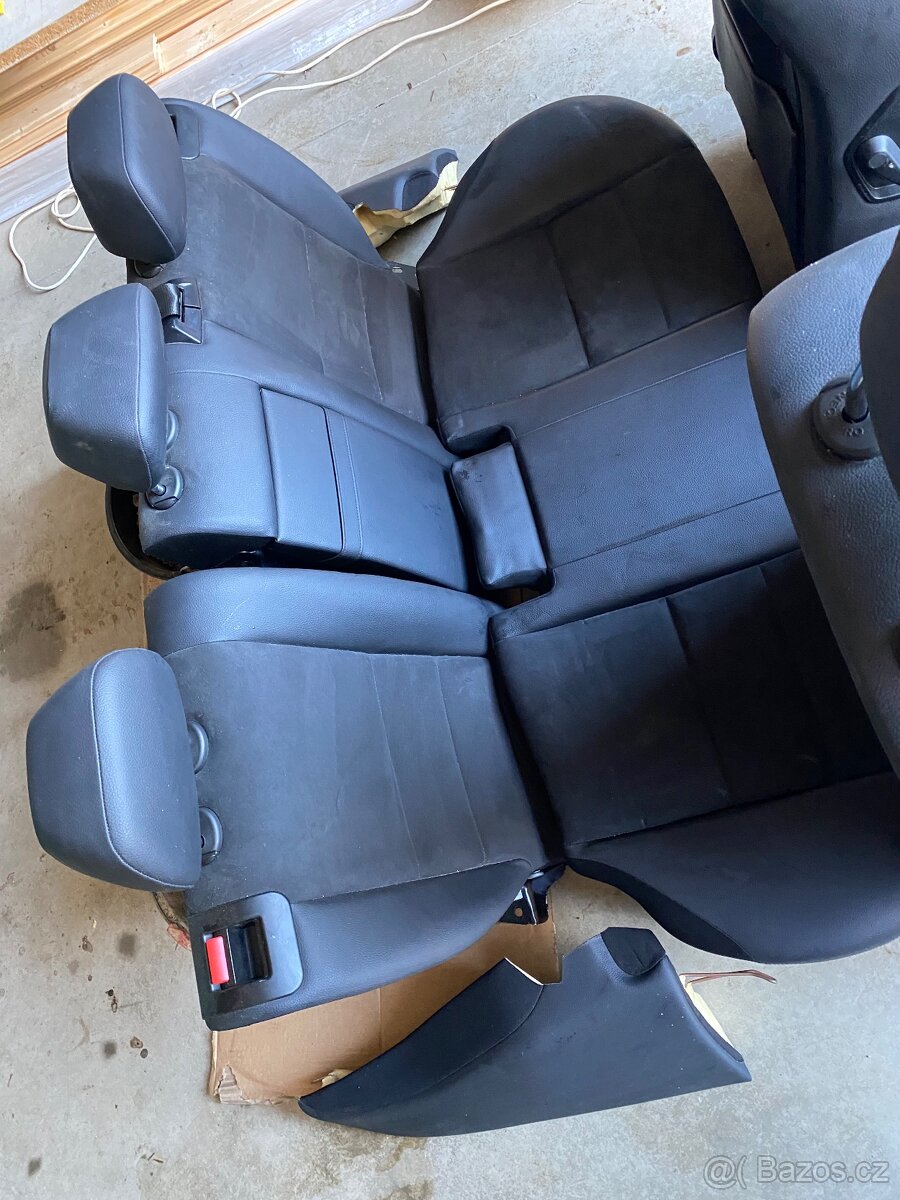 Mercedes GLK alcantara sedačky interiér - 10