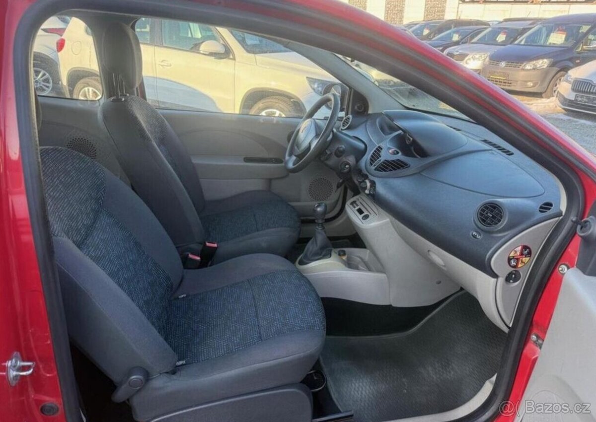 Renault Twingo 1.2i benzín manuál 43 kw - 10