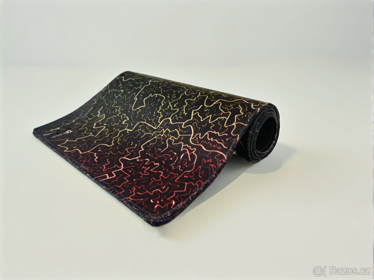 Výkonný herní počítač s xbox kontrolery – kompletní sada - 10