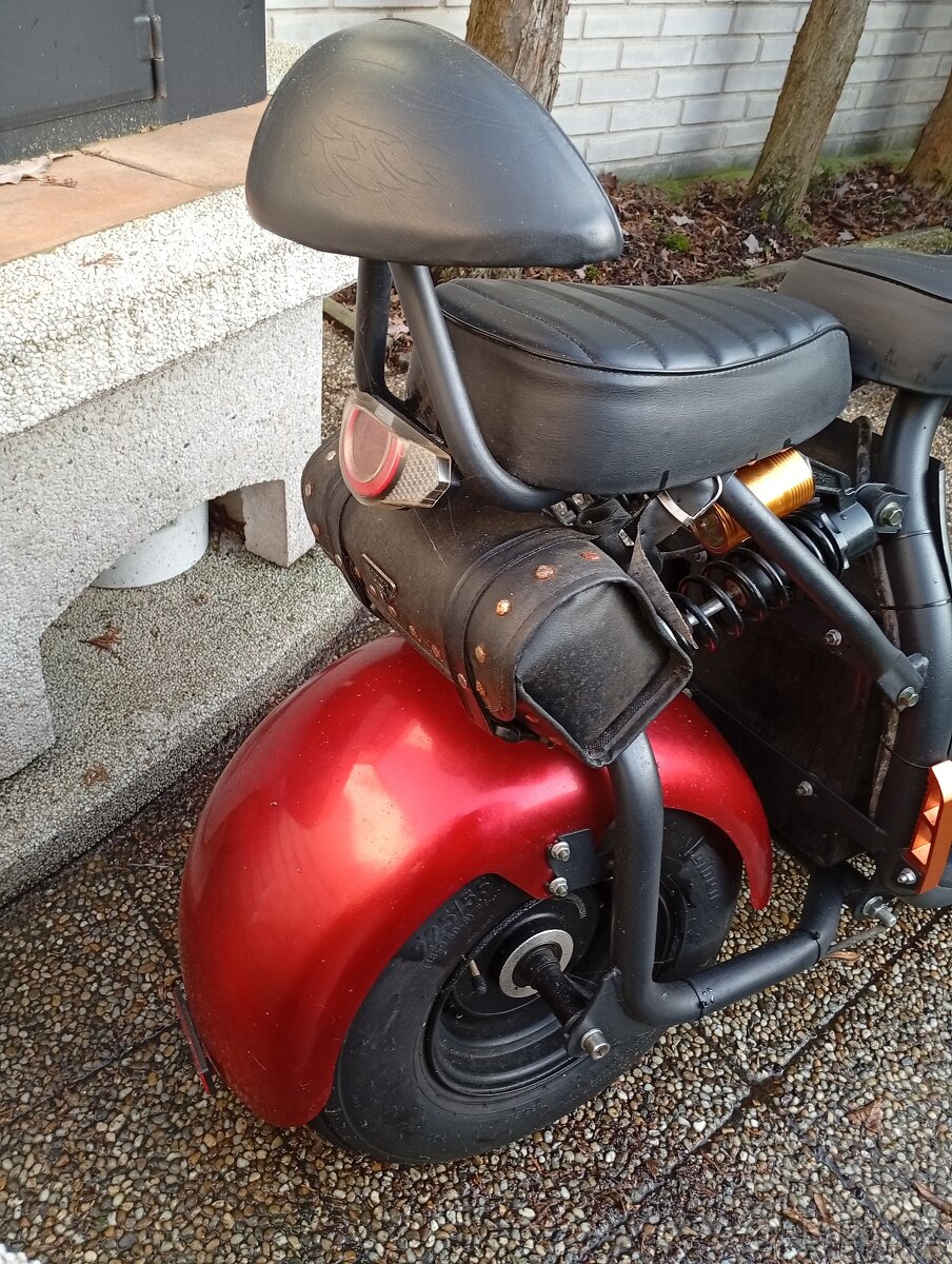 Prodám dva Elektro Choppery - 10