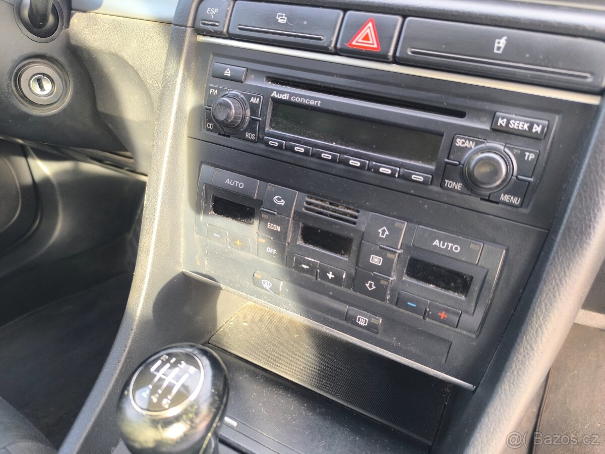 Audi A4, 4X4,30TDI,MANUÁL,KRÁSNÁ,SERVIS - 10