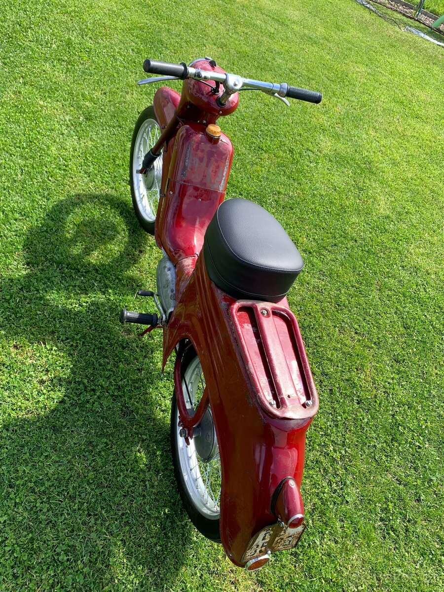 Jawa 555, kráska z 60. let - 10