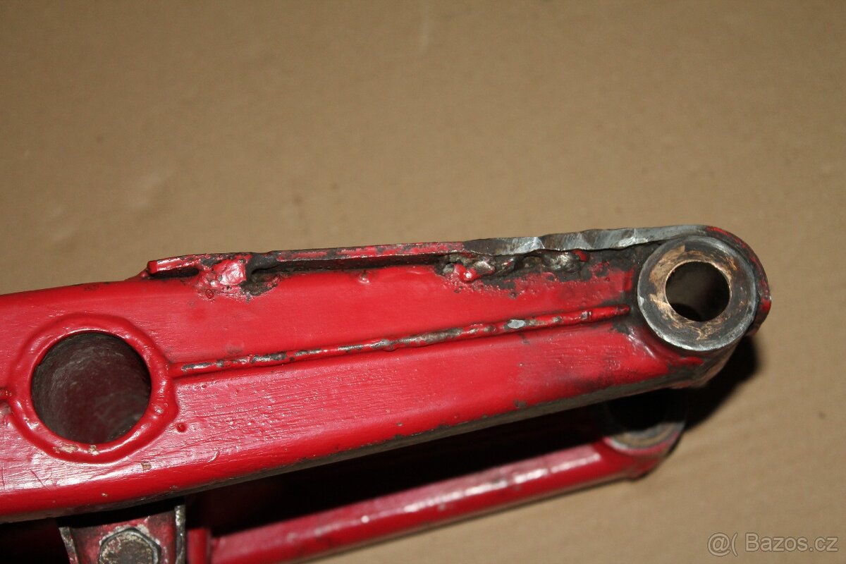 ČZ 125/519 Kyvná vidlice - 10