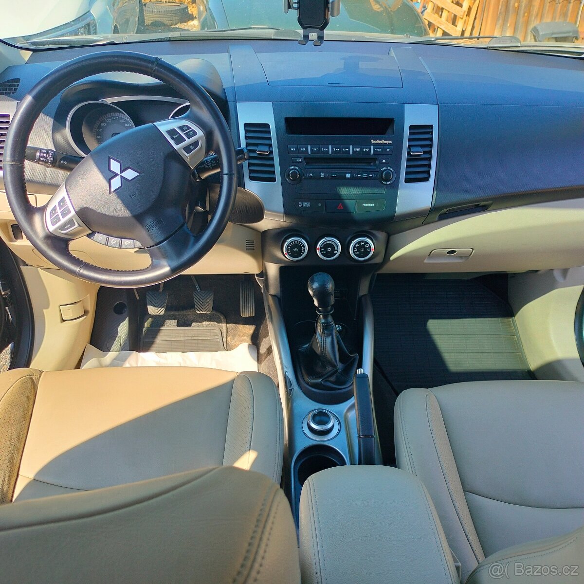 Mitsubishi Outlander 2,0 Di-D - 10