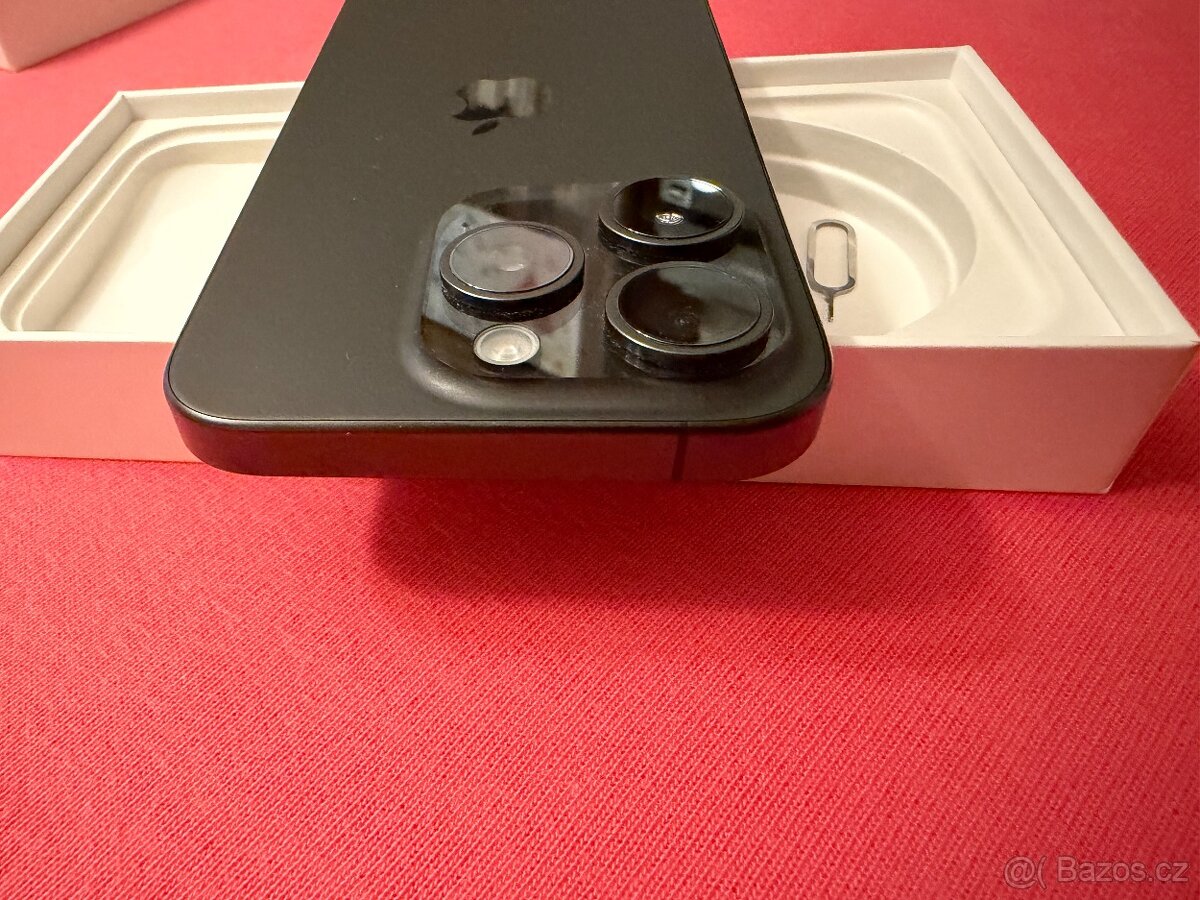 iPhone 15 Pro 256 Gb black titanium,krabice,kryt,sklo..Top - 10