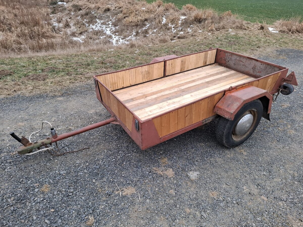 Traktor domácí výroby s příslušenstvím - 10