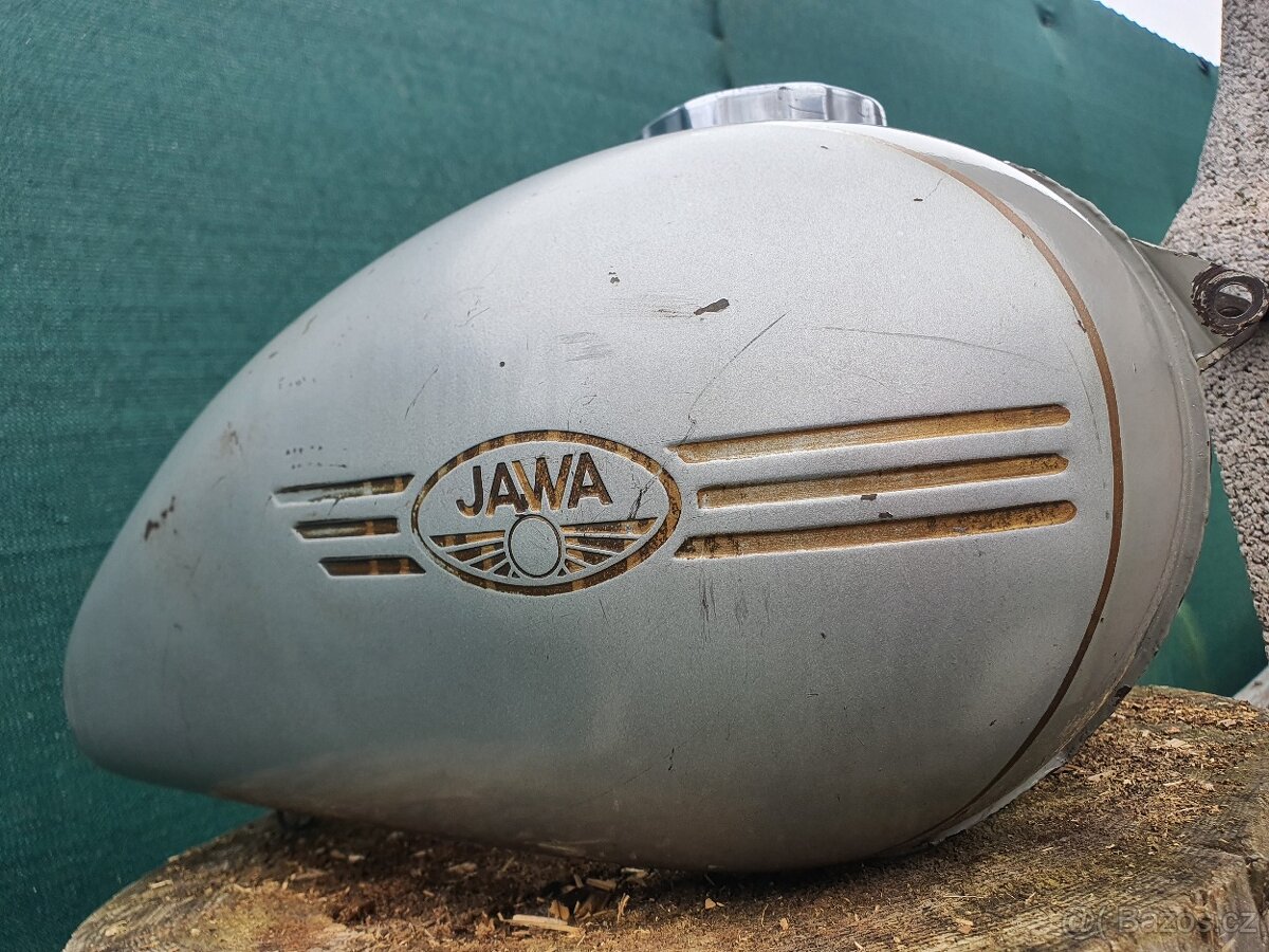 Jawa Pérák - 10