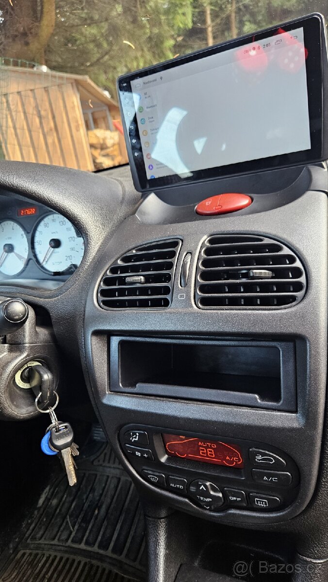 PEUGEOT 206 SW KOMBI 2007 – BENZÍN + LPG, 217 000 KM
- 10