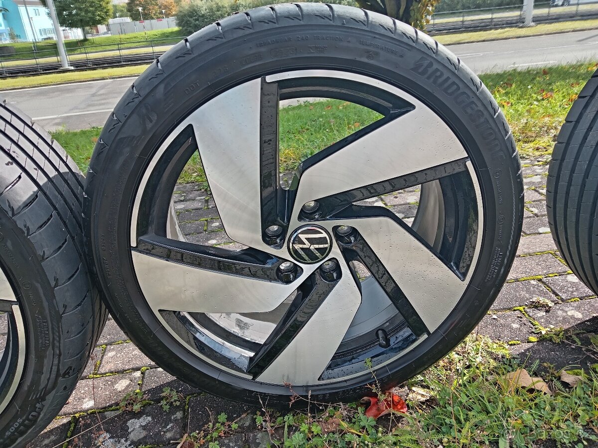 Originál ALU kola VW Golf R18 + letní pneu - 10