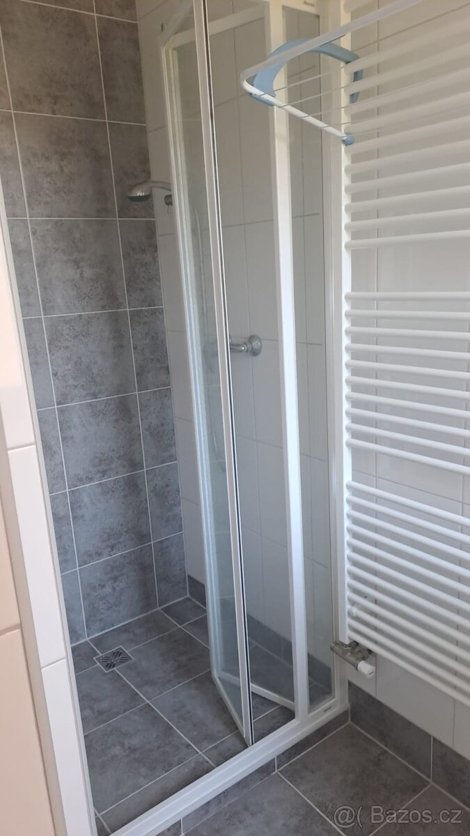 Pronájem zařízeného bytu 1+kk v centru Trutnova - 10