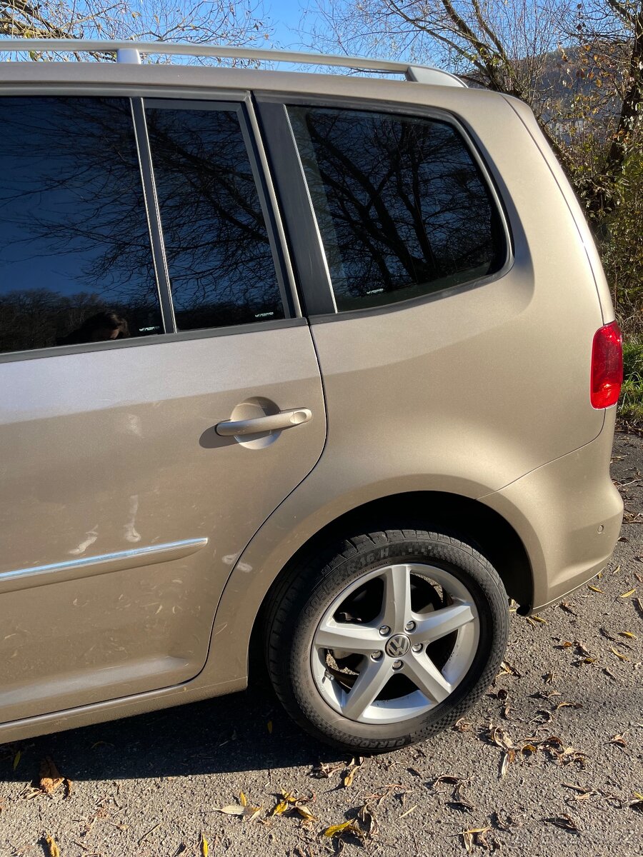 VW Volkswagen Touran 2.0TDi, 103kW, DSG, rv: 2011 - 10