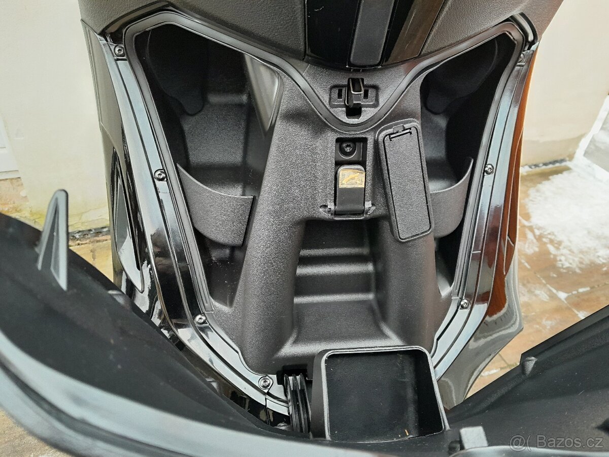 Piaggio Beverly 300i ABS, ASR, 2017, ZIMNÍ CENA - 10