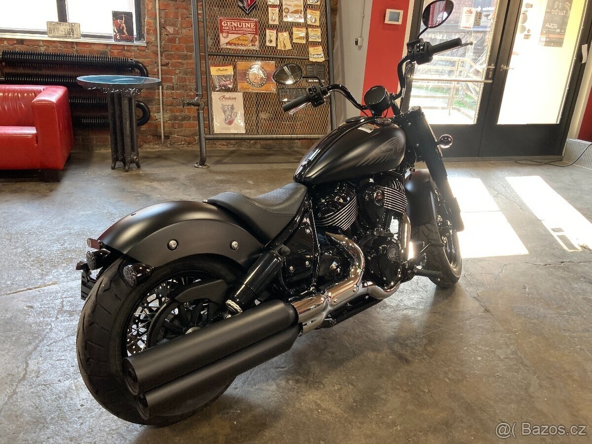 Chief Bobber dark horse najeto 3000tkm - 10