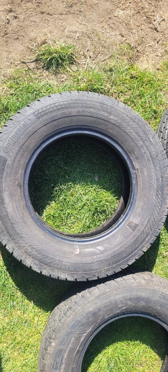 Letní pneu 225/75/16C R.v.24 - 10