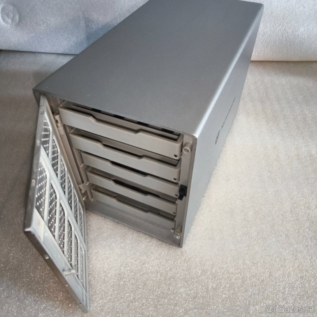 Externí boxy na 3,5" HDD - 10