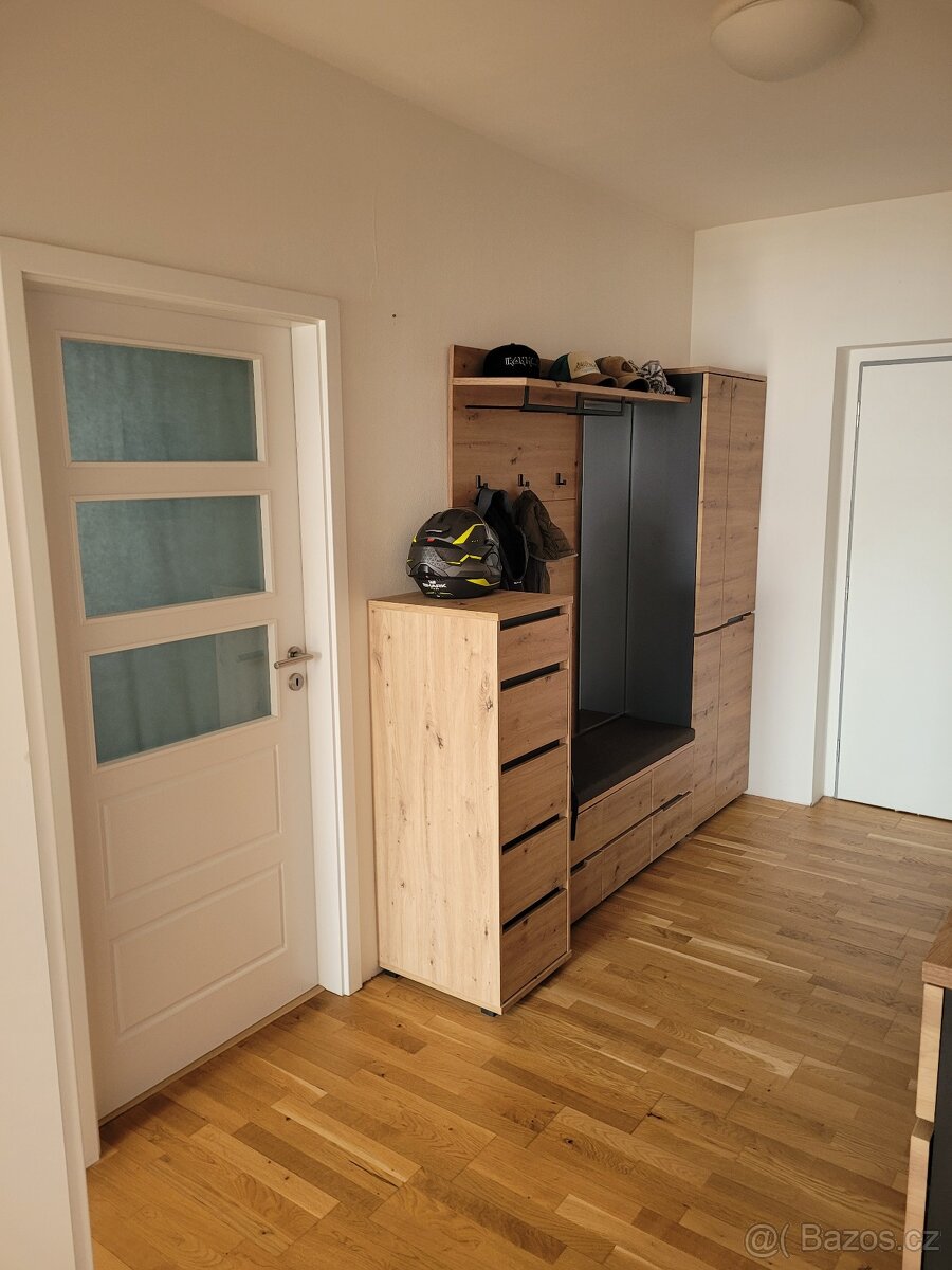 Pronájem bytu 3+kk kousek od Prahy - 10