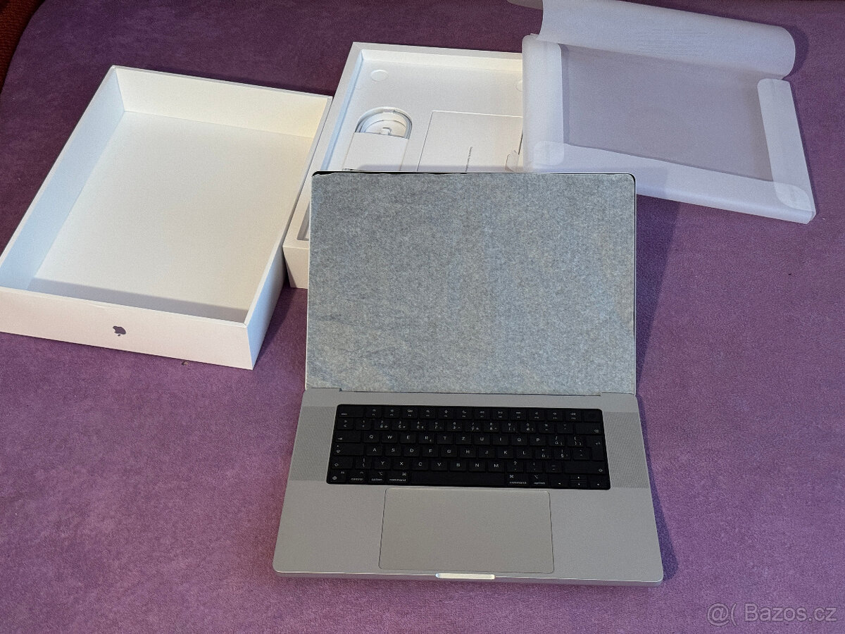 Macbook Pro 16" 2021 M1 16GB 512GB - 10