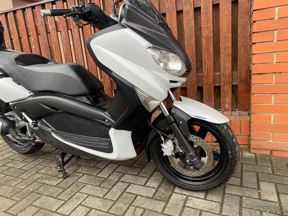 Yamaha X-Max 125 ABS - 10