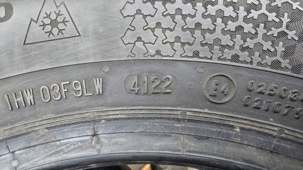 Zimní pneu 195/65/15 Continental - 10