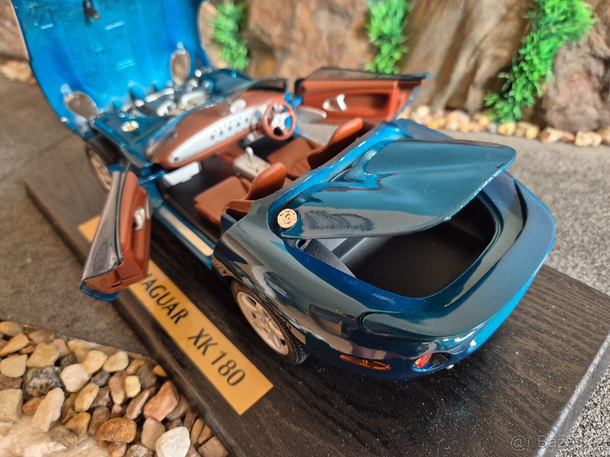 Prodám model 1:18 Jaguar xk180 - 10